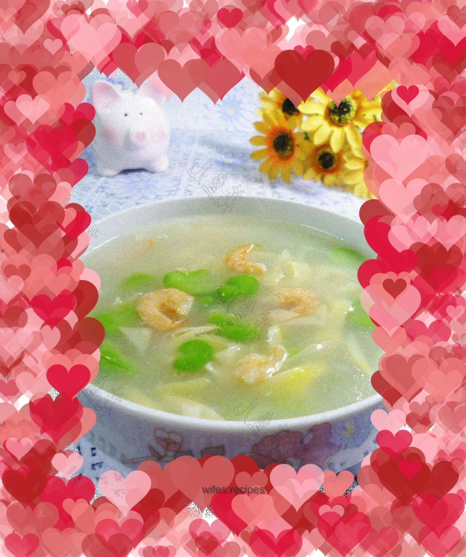 Broad bean soup with bamboo shoot tips