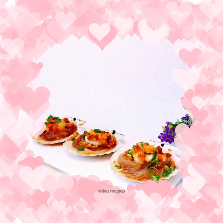 Steamed scallops with garlic vermicelli