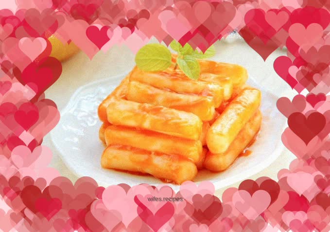 Rice cake with tomato sauce