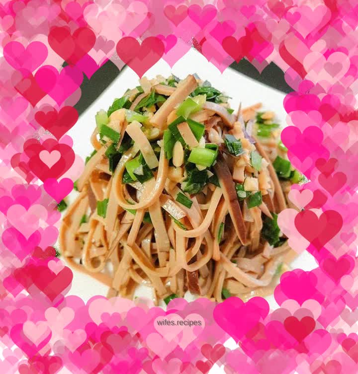 Chive-flavored dried eggs