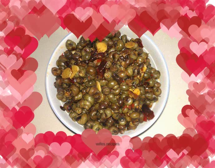 Spicy fried field snails