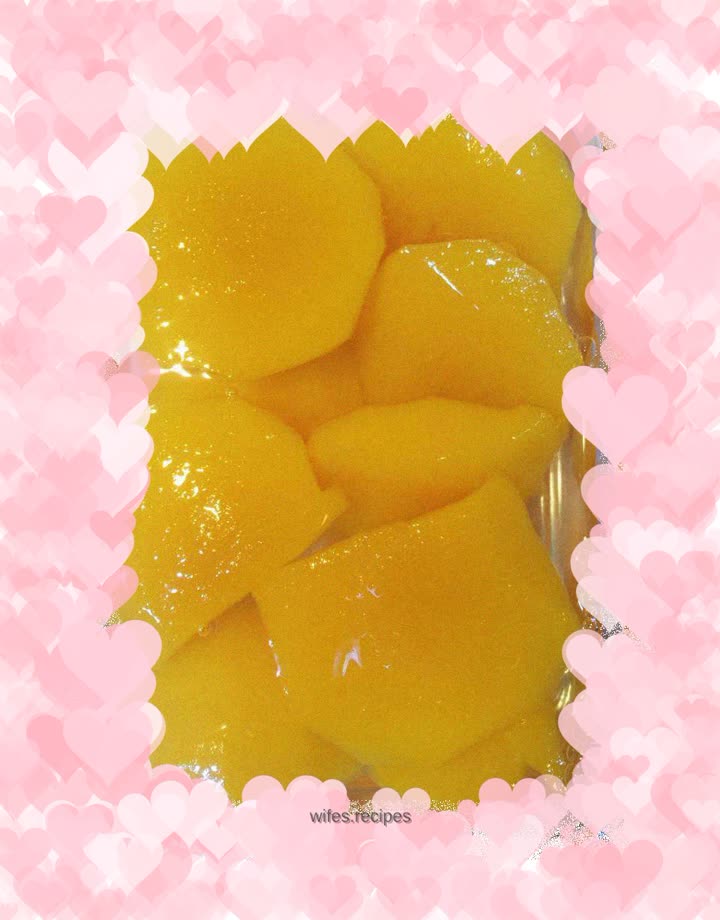 Canned yellow peach