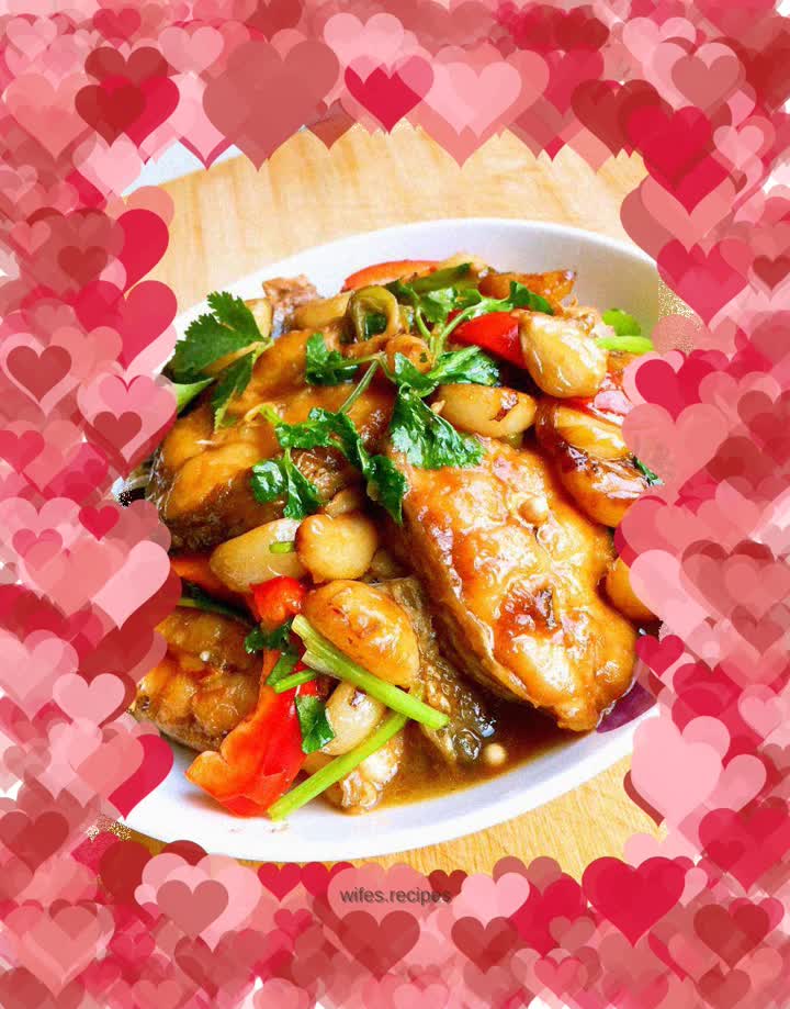 Braised fish cubes with garlic