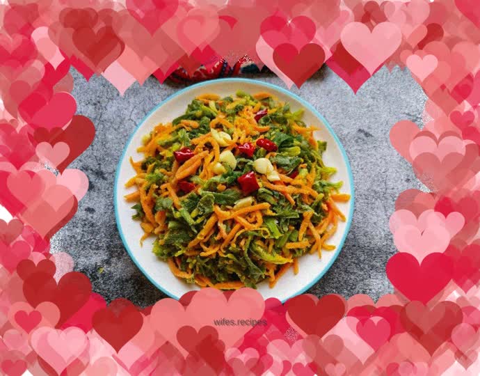 Stir-fried Carrot Noodles with Garlic and Chili Cloves