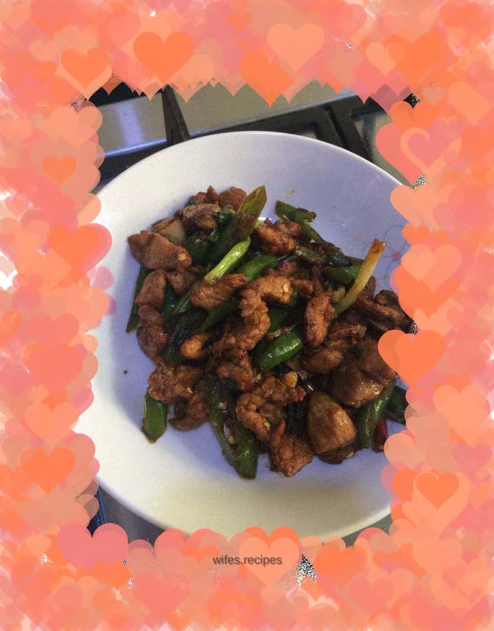 Fried pork with green pepper