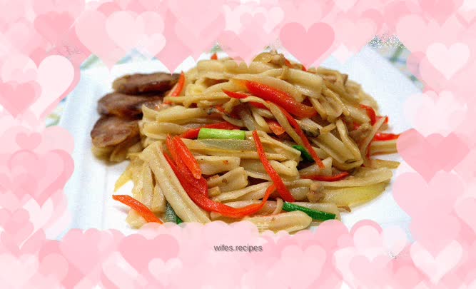 Stir-fried homemade spiral noodles