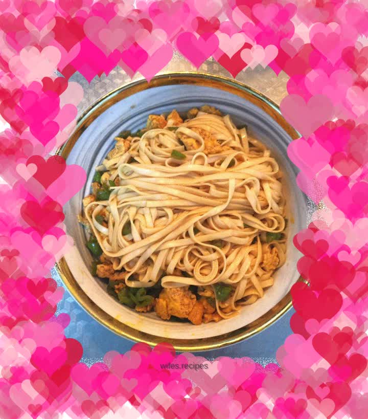 Noodles with crushed pepper and egg