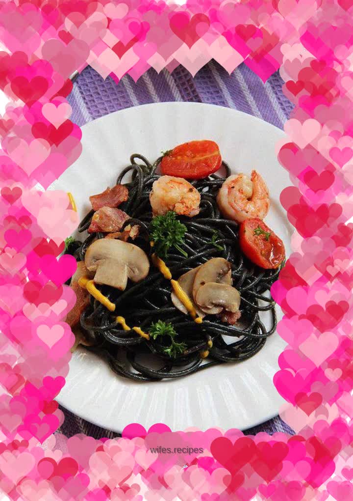 Italian style---Bacon, mushrooms, shrimps and squid ink noodles