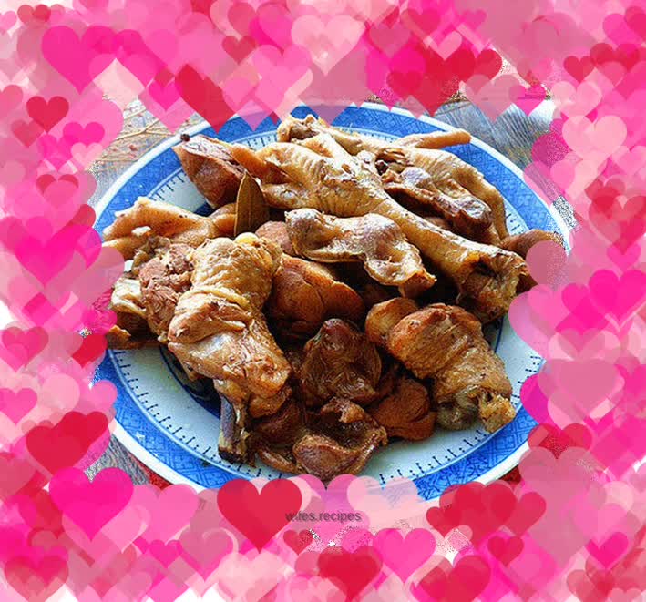 Braised chicken gizzards and chicken feet