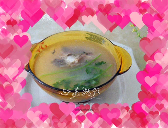Crucian carp and radish soup