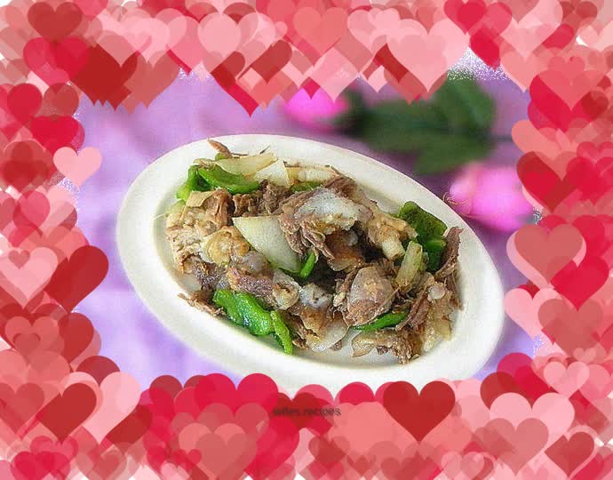 Stir-fried green peppers with tendons