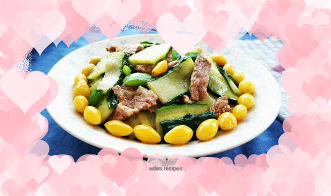 Stir-fried pork slices with ginkgo and cucumber