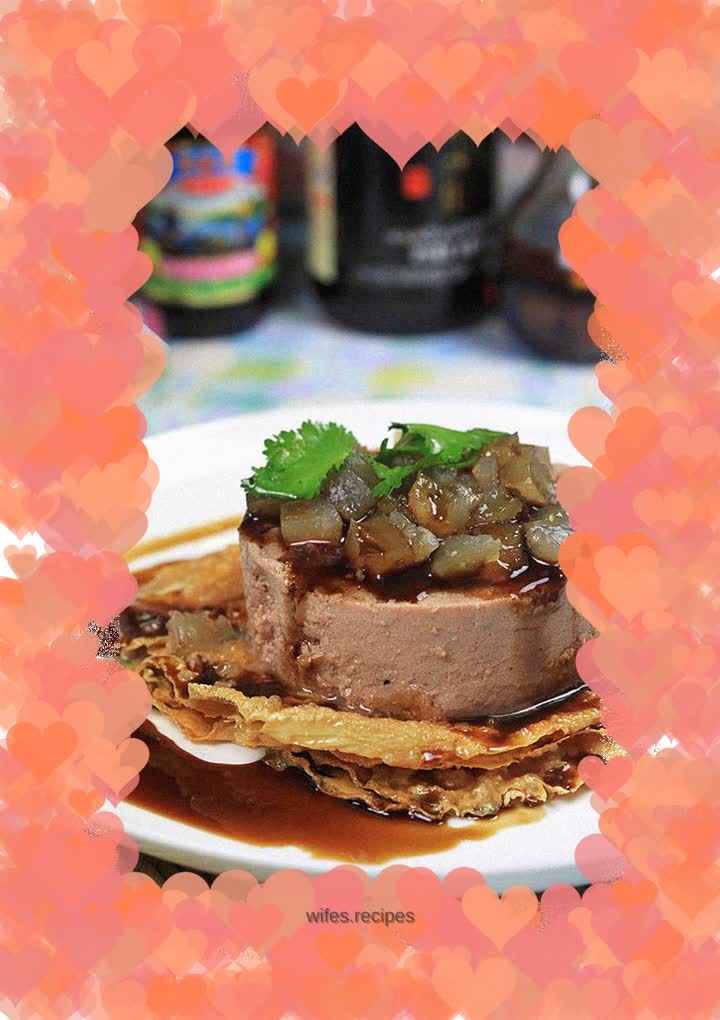 Drunken foie gras with oyster sauce and vinaigrette