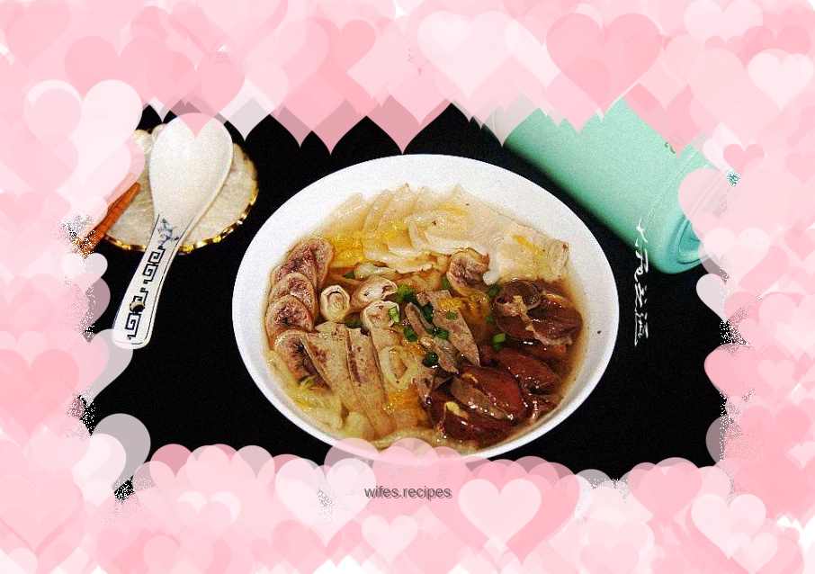 Stew a cup of Northeastern pork vegetables