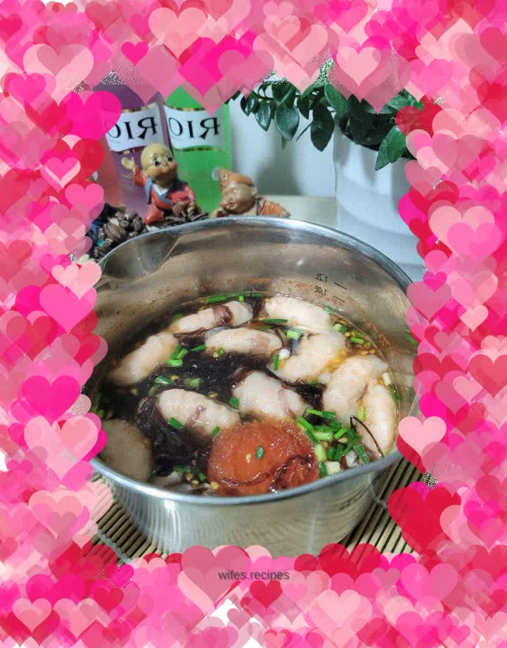 Fish Skin Jiao Tomato and Seaweed Soup