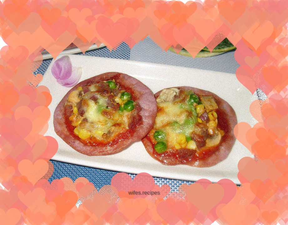 Vegetable Sauce Dumpling Crust Pizza