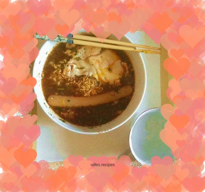 Ham and egg instant noodles