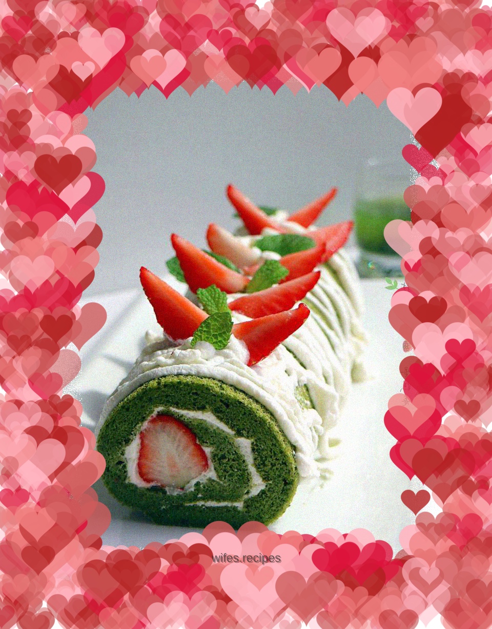 Matcha Strawberry Cake Roll