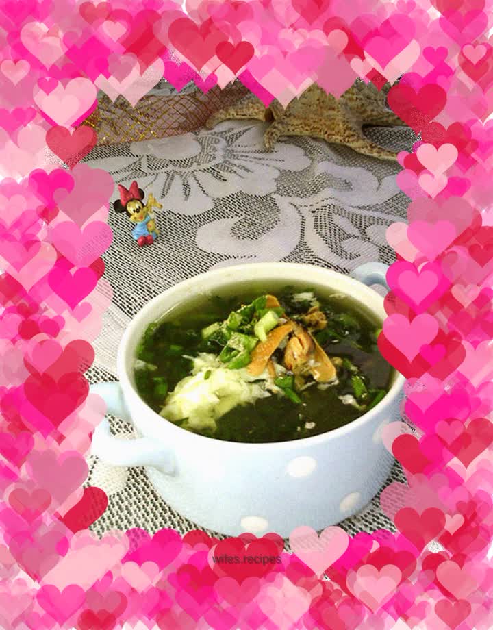 Egg white, chrysanthemum and mussel soup