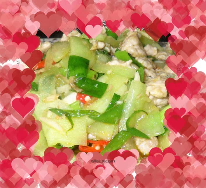 Stir-fried pork slices with old cucumber