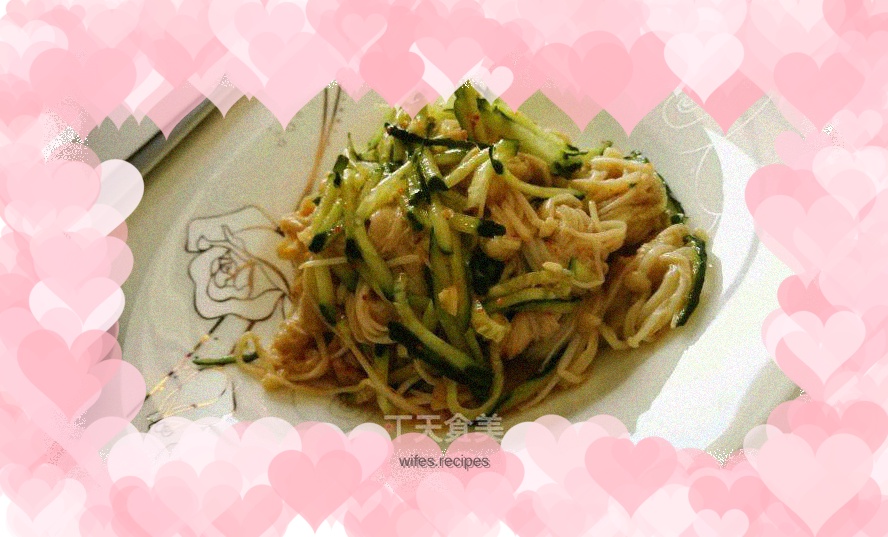 Enoki mushrooms mixed with cucumber