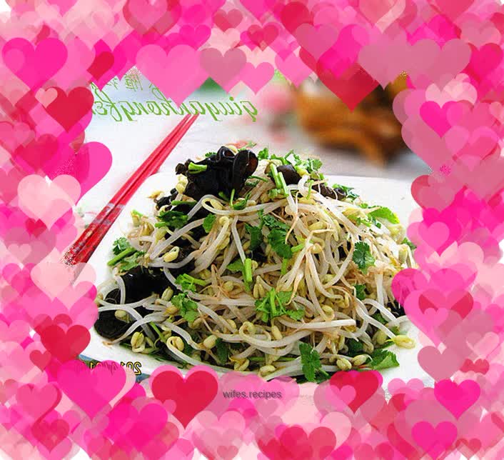 Bean sprouts salad with oyster sauce and fungus
