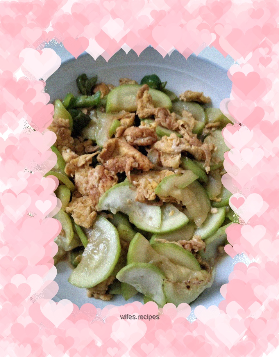 Scrambled eggs with gourd and melon