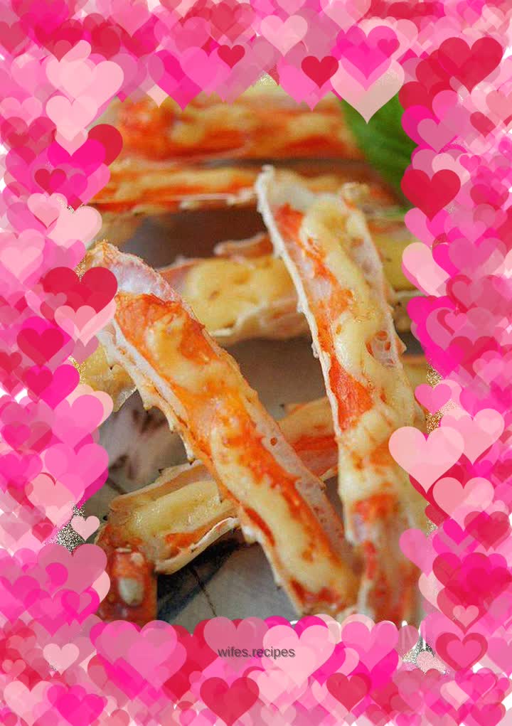 Make a super simple yet luxurious and delicious Grilled King Crab with Salad Sauce