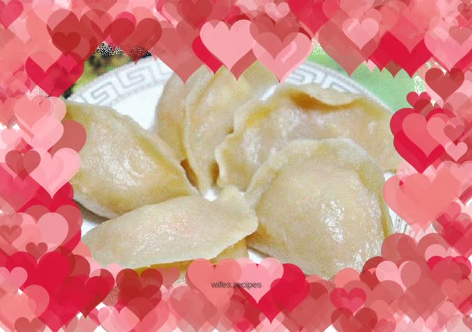 Steamed dumplings with loofah stuffed noodle soup