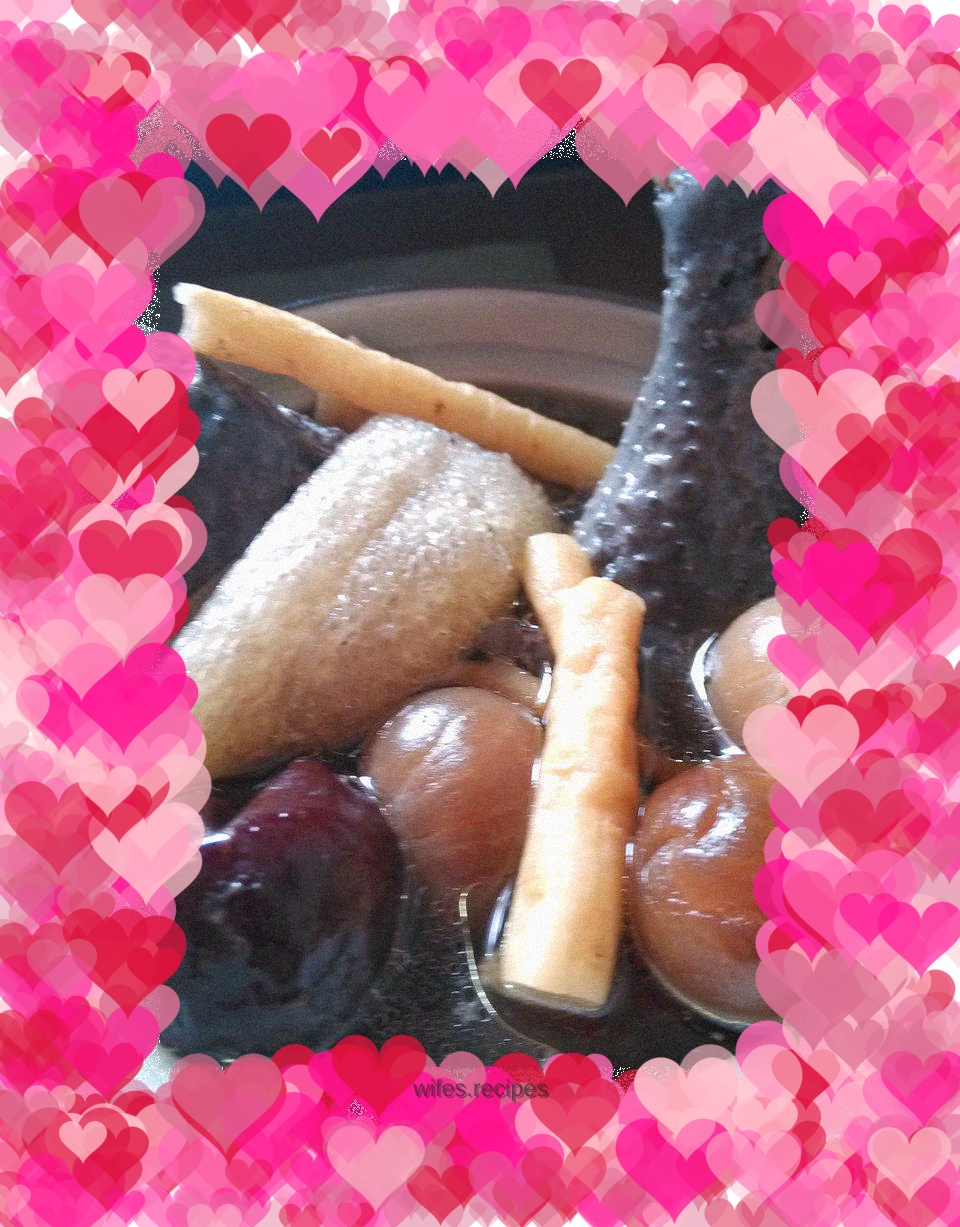 Bamboo fungus, black-bone chicken and longan soup