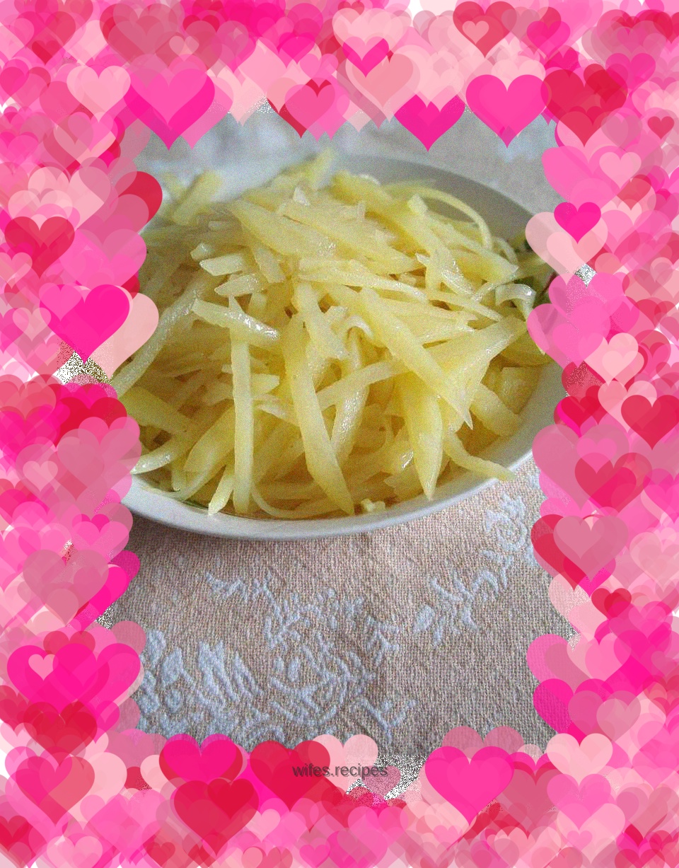 Vegetarian fried shredded potatoes