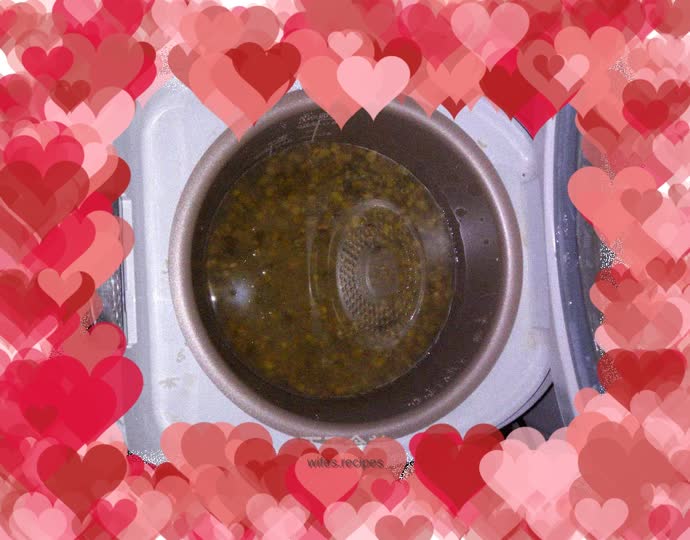 Rice cooker mung bean soup