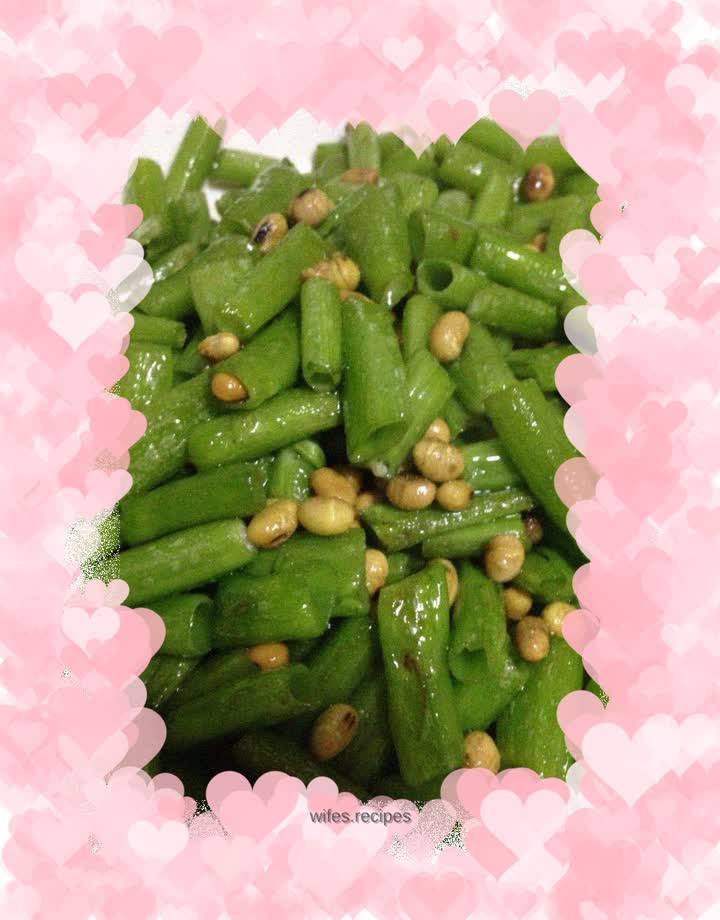 Stir-fried water spinach and soybeans