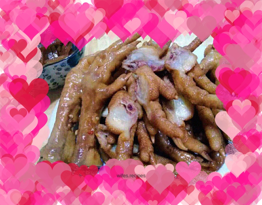 Chicken feet marinated in sesame sauce