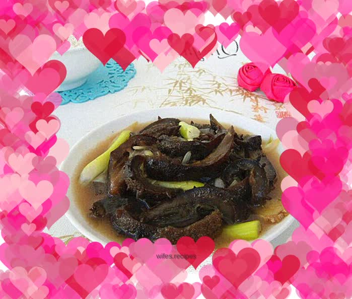 Braised sea cucumber with abalone sauce and green onions