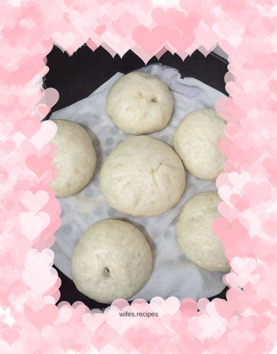 Celery, black fungus and mushroom meat buns