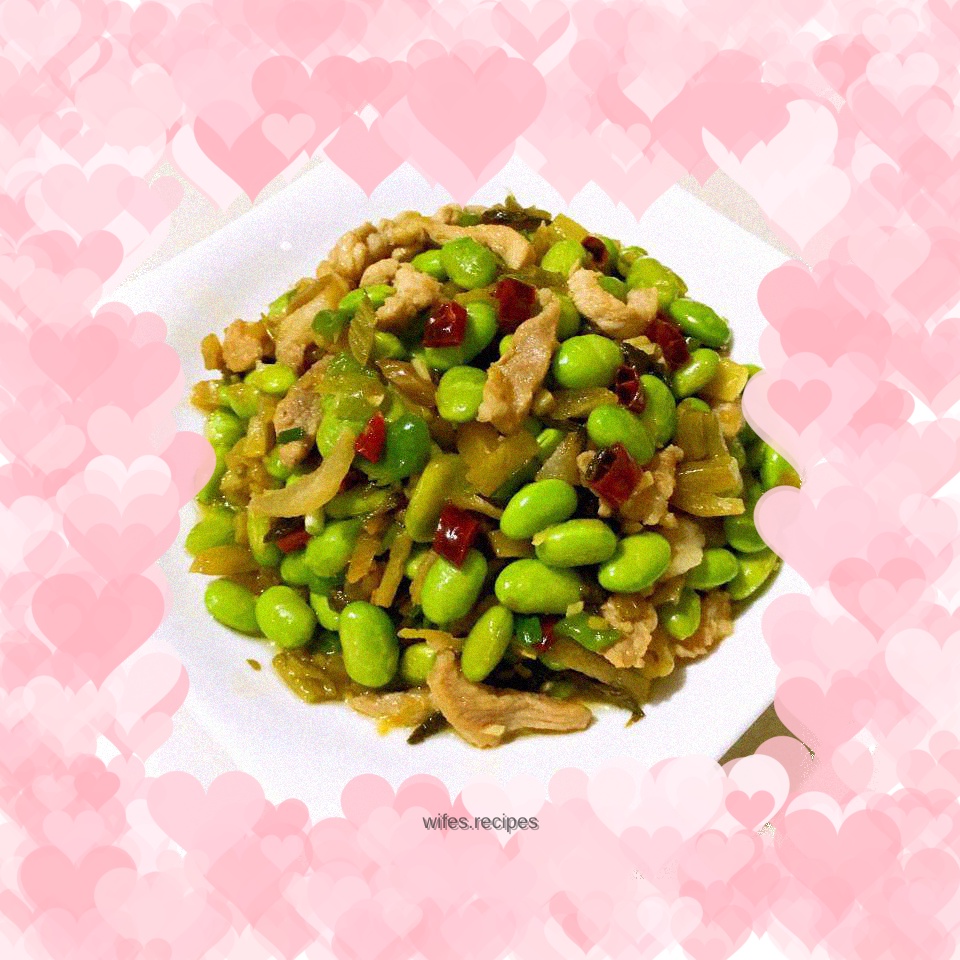 Stir-fried edamame with shredded pork and sauerkraut