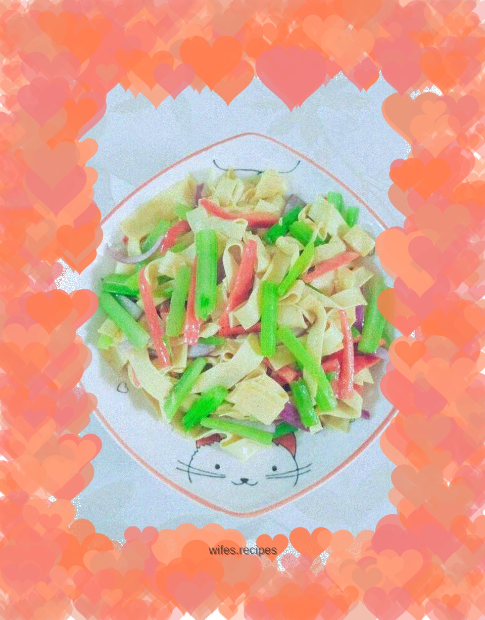 Stir-fried dried tofu with celery