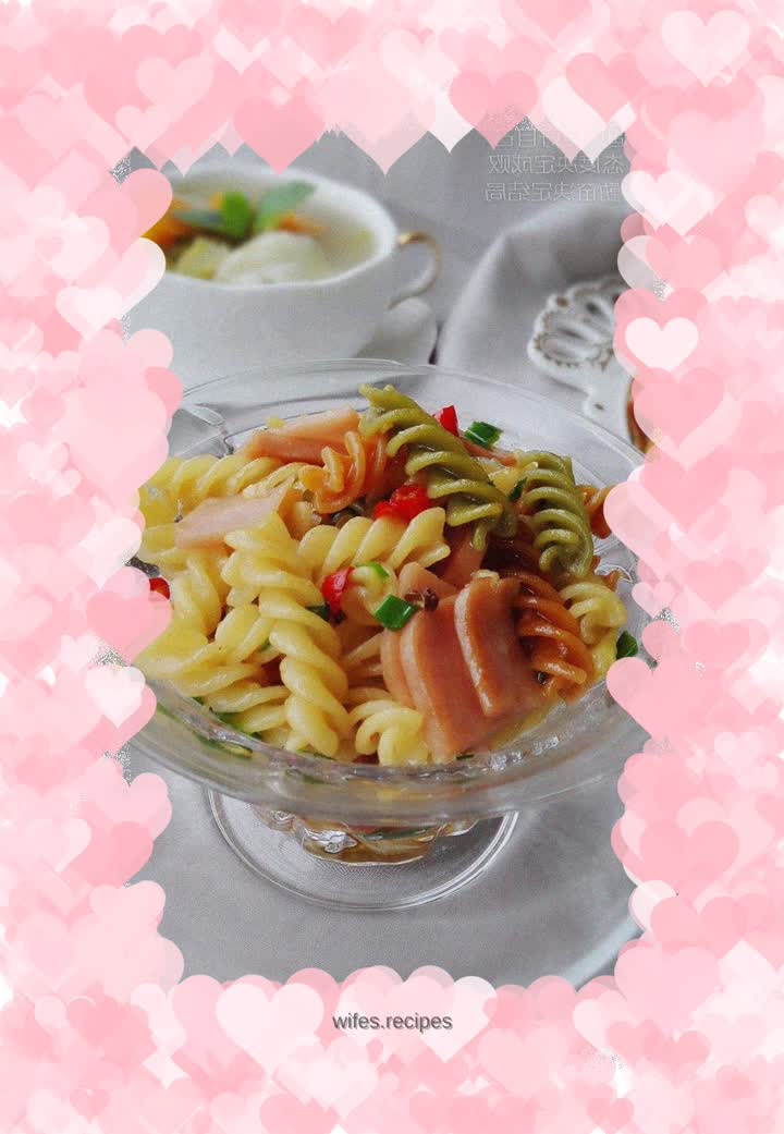 Spicy carrot and ham fried pasta