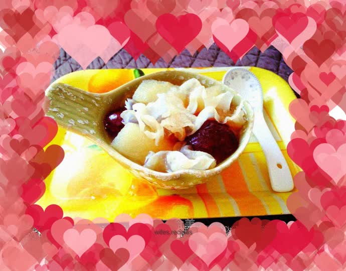 Stewed Sydney Pear with Rock Sugar and Tremella