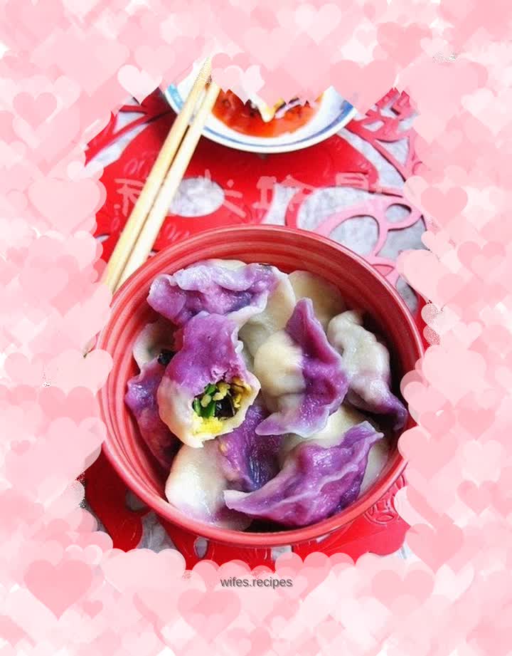 This year we will eat an unusual dumpling during Chinese New Year - romantic two-color egg dumplings