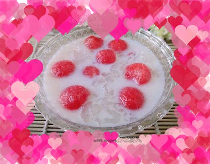 Snow clam with watermelon and coconut milk