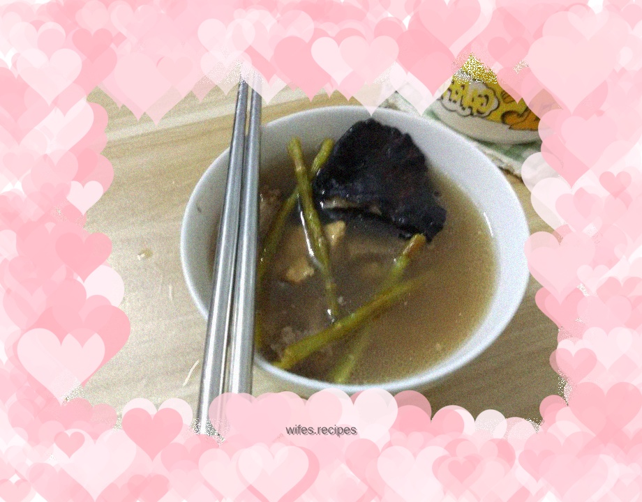 Ganoderma and Dendrobium Pork Bone Soup