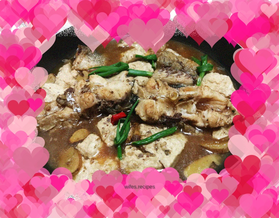 Silver carp stewed with tofu