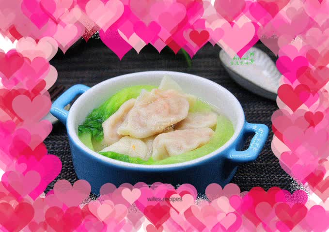 Crystal clear, fresh shrimp wontons