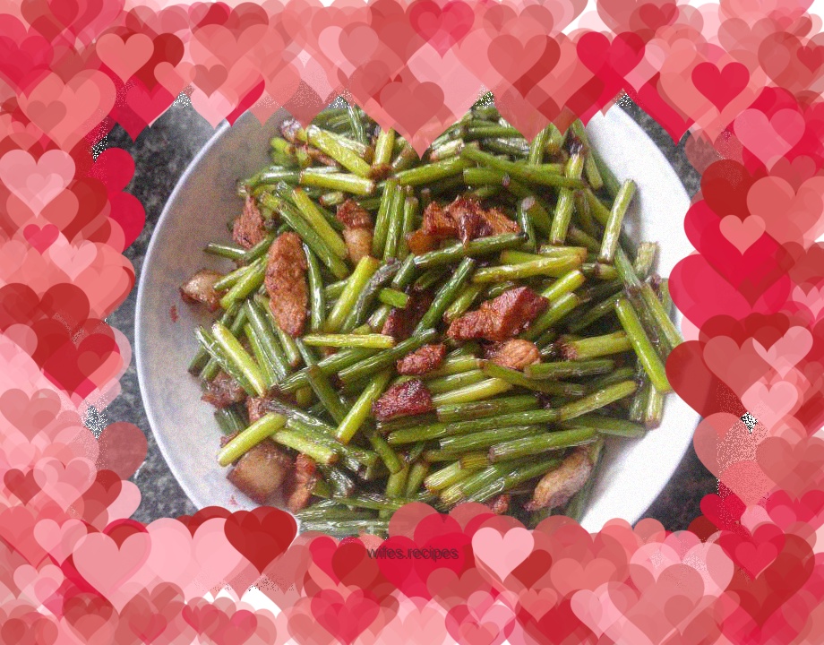 Stir-fried pork with garlic