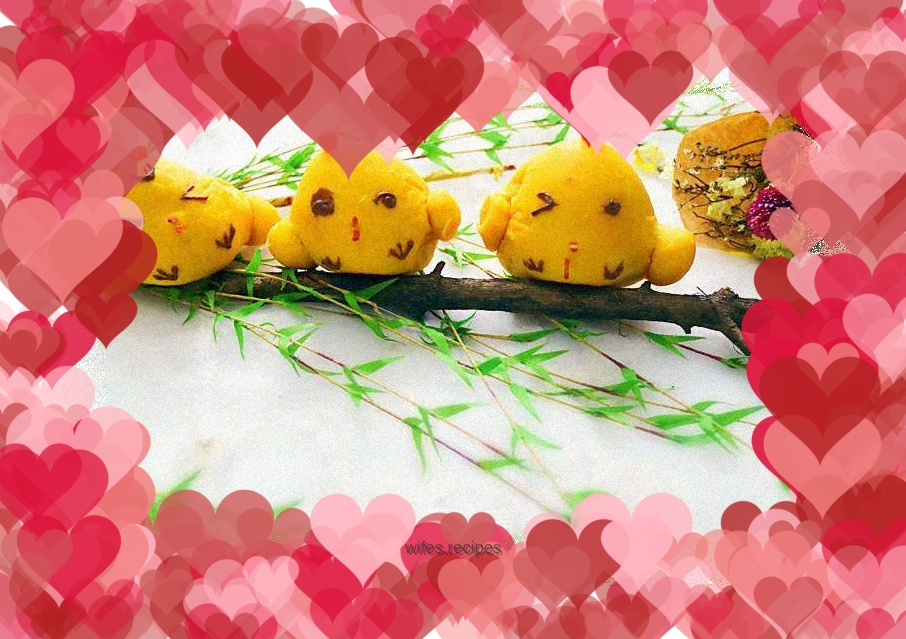 Chicken squeezed into bean paste bread