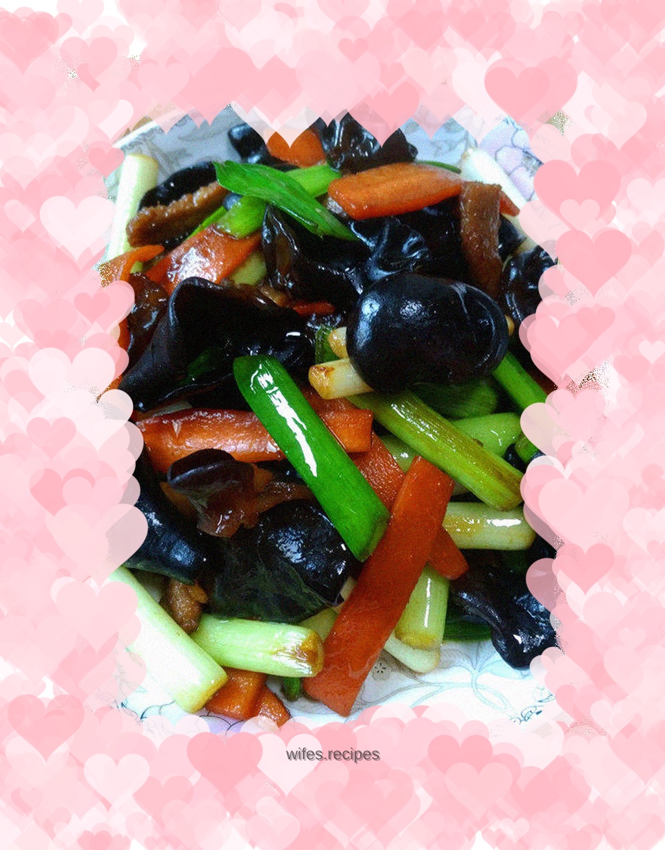 Fried fungus and garlic sprouts