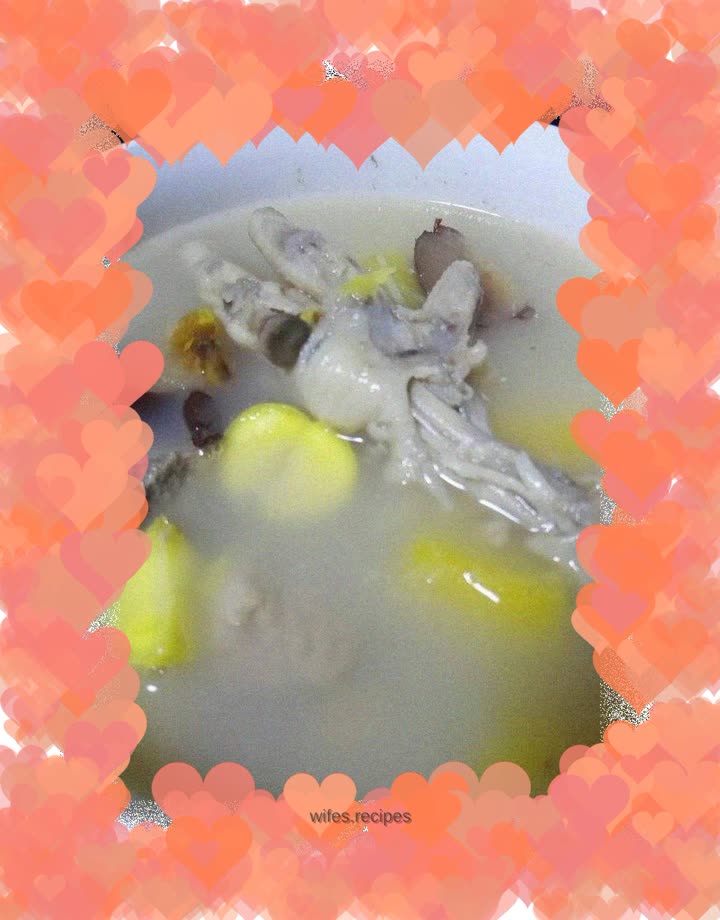 Braised chicken feet with chestnuts and papaya