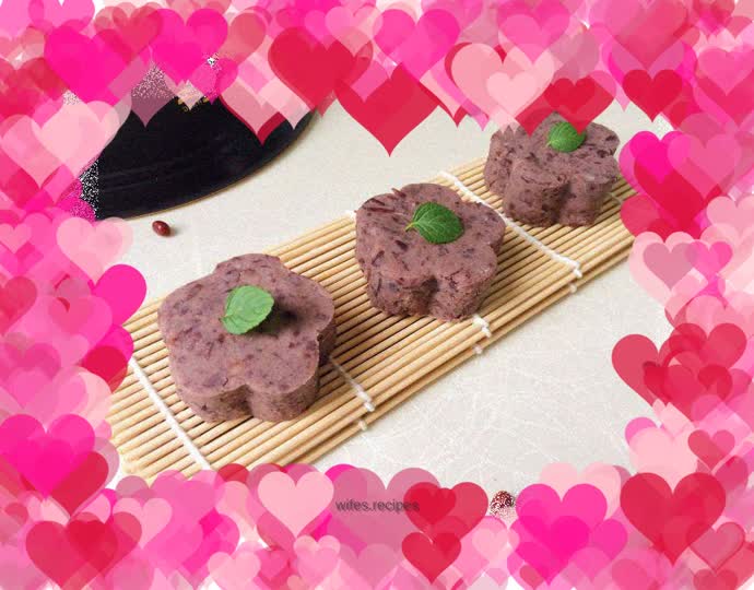 Red bean paste filling